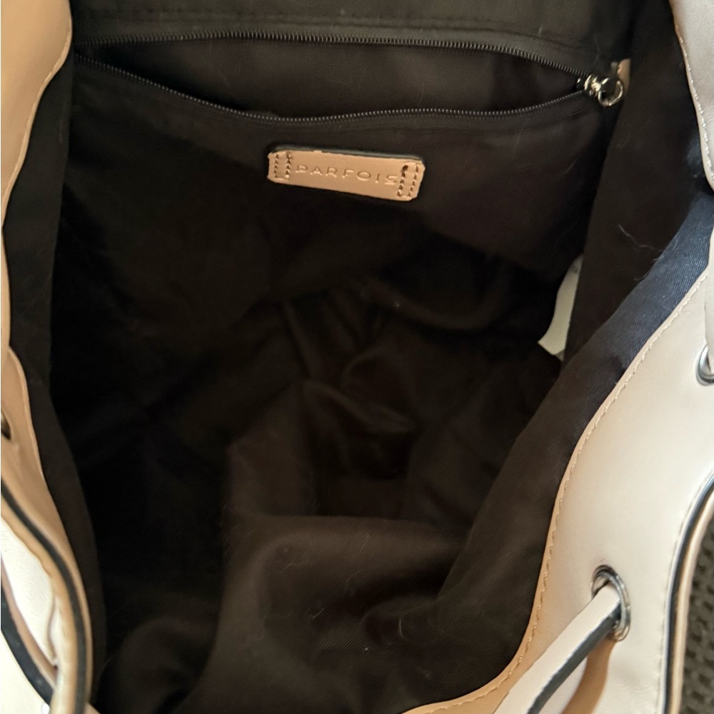 Cream Crossbody Bag with Textured Leather and Metallic Hardware - Picture 3 of 7